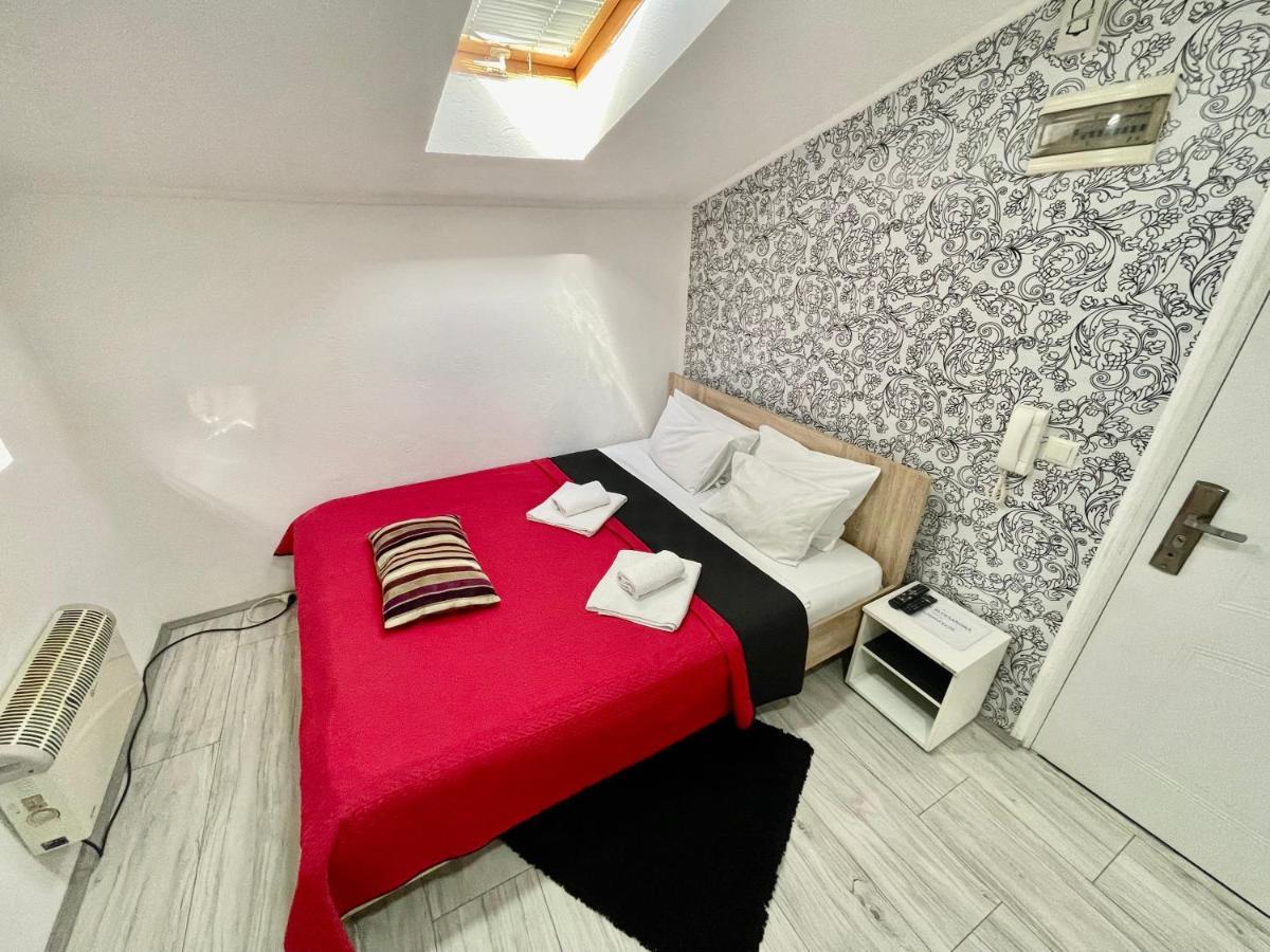 Apartmani Aleksandra U Centru Grada Крагуєваць Екстер'єр фото