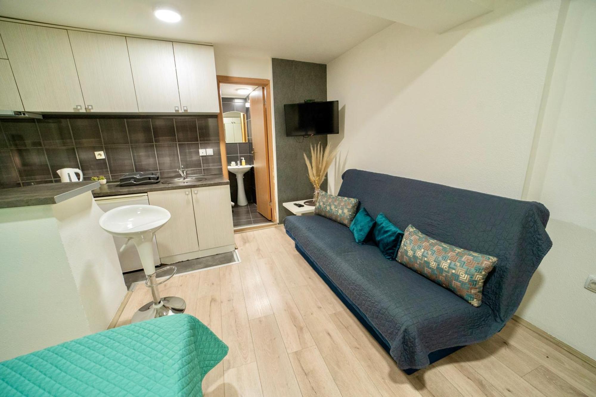 Apartmani Aleksandra U Centru Grada Крагуєваць Екстер'єр фото