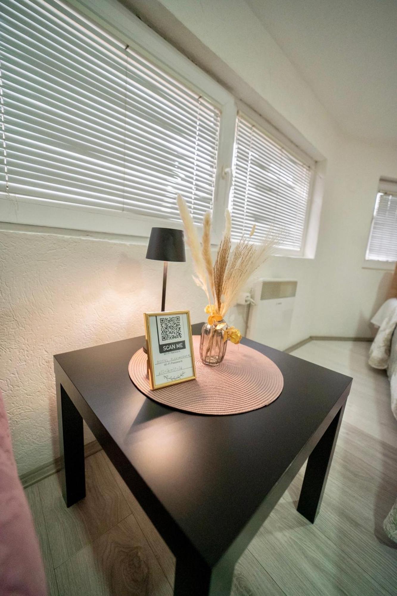 Apartmani Aleksandra U Centru Grada Крагуєваць Екстер'єр фото