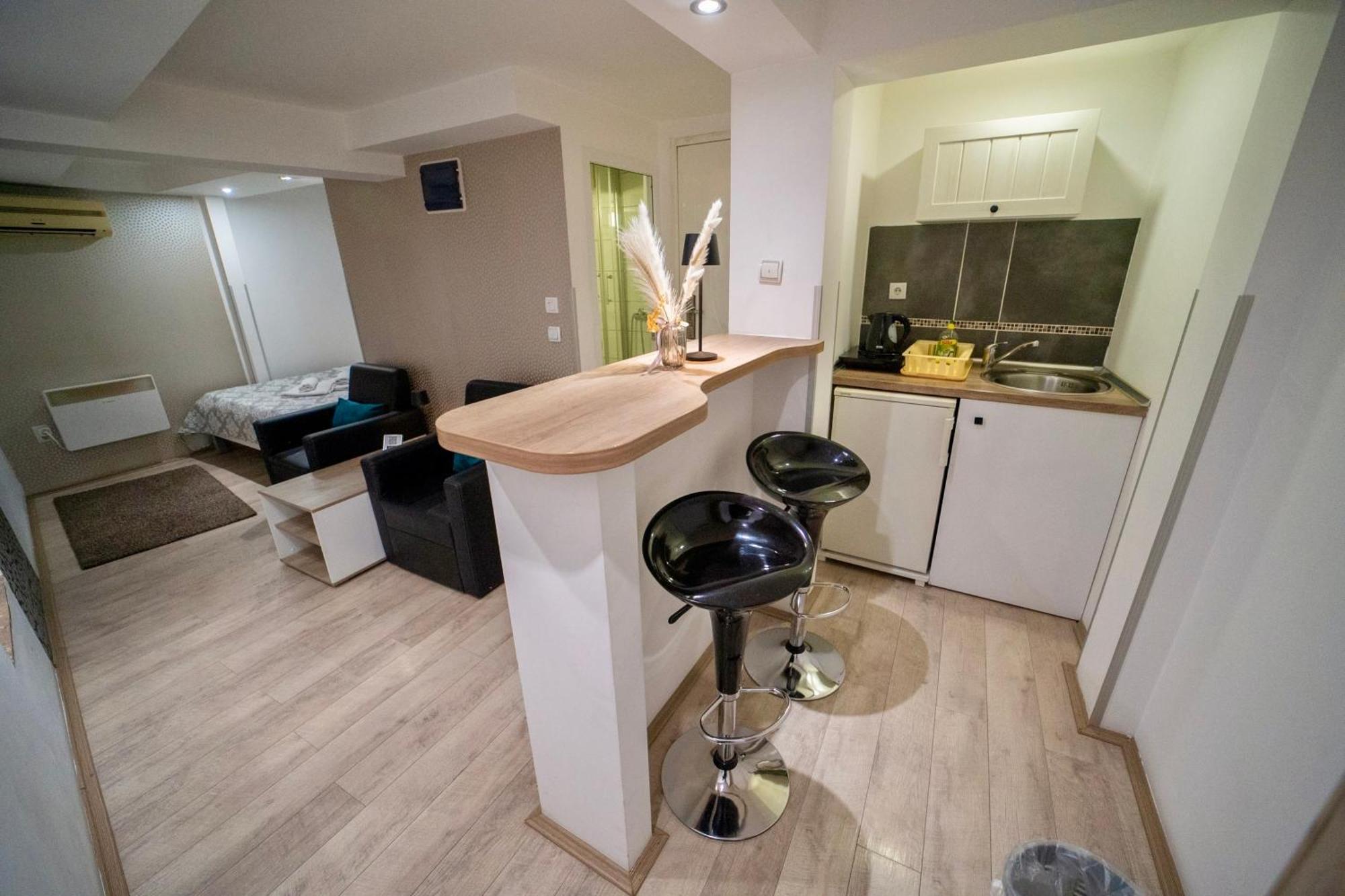 Apartmani Aleksandra U Centru Grada Крагуєваць Екстер'єр фото