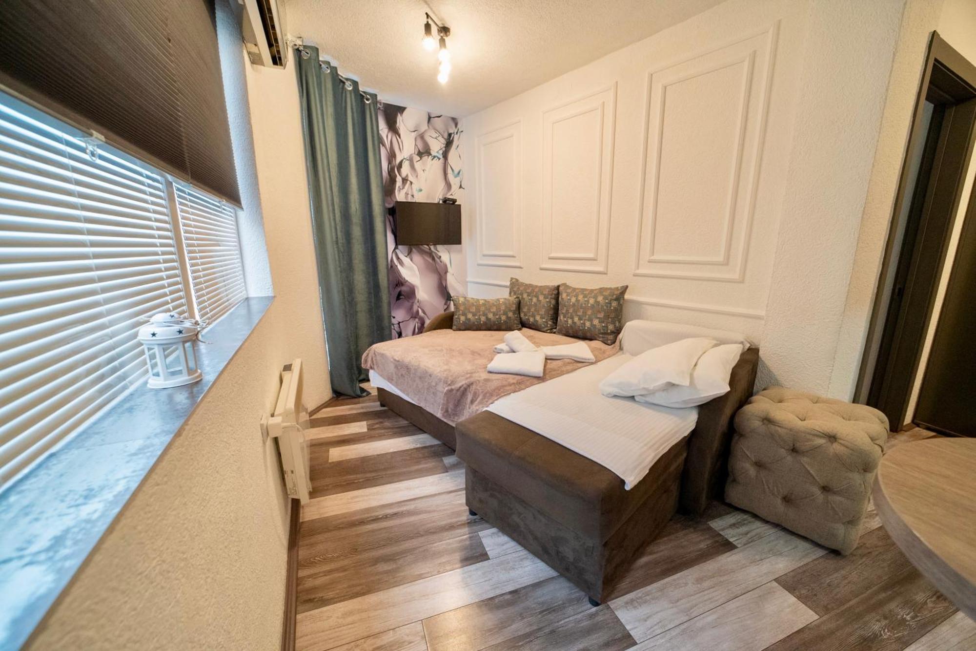Apartmani Aleksandra U Centru Grada Крагуєваць Екстер'єр фото
